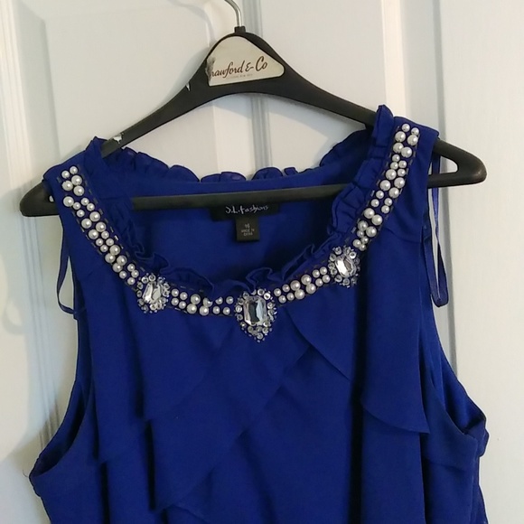 Dress, cocktail, sleeveless. - Picture 2 of 4